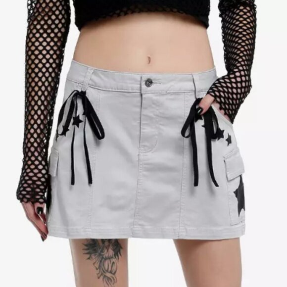 Hot Topic Social Grey Collision Black Mini Star Design Skirt Women Large Skort - Picture 1 of 4